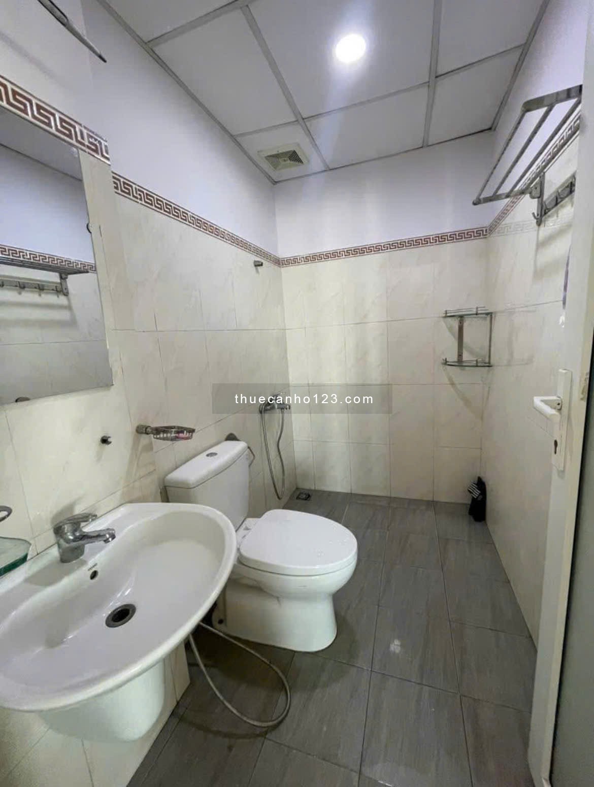 Căn hộ 9tr, Carillon 2, Trịnh Đình Thảo, TP, 80m2, Căn Góc, 2PN, Nhà trống.