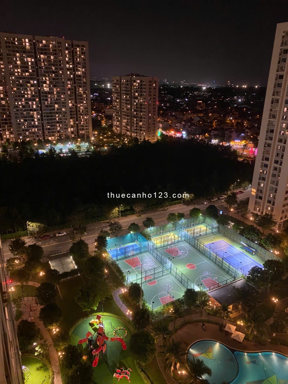 CHO THUÊ căn hộ Studio – Nhà trống có Kệ Bếp và Rèm – Giá thuê 5 triệu/tháng