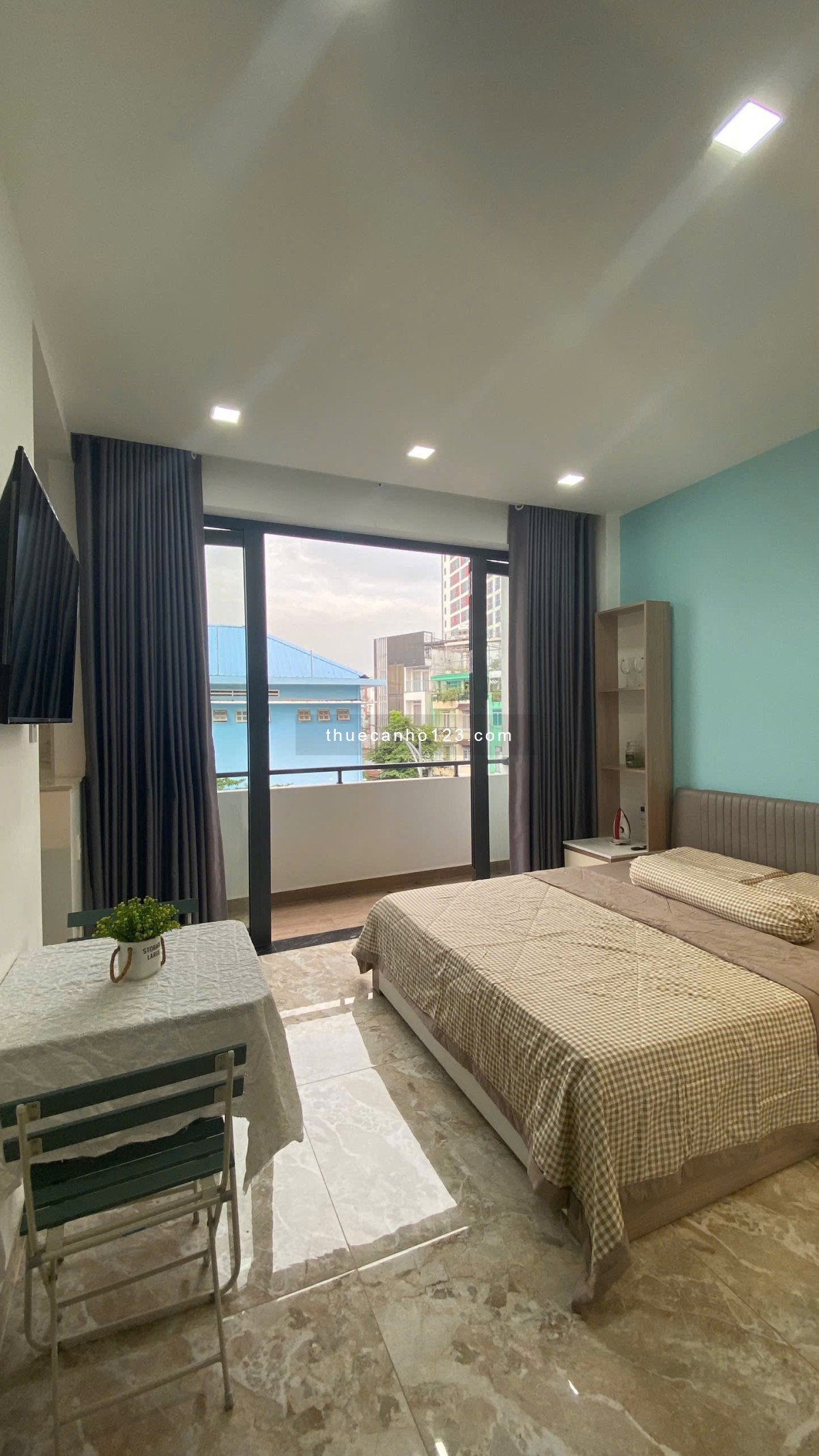 Căn hộ mới khai trương full nội thất – Ban công riêng – Thoáng mát ngay sân bay Tân Sơn Nhất