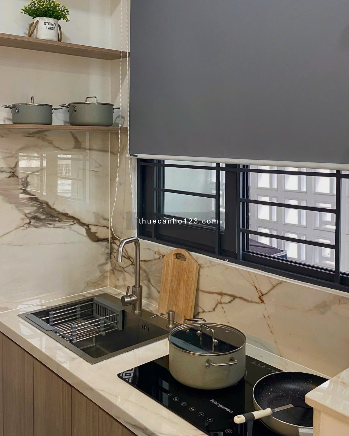 Căn hộ mới khai trương full nội thất – Ban công riêng – Thoáng mát ngay sân bay Tân Sơn Nhất