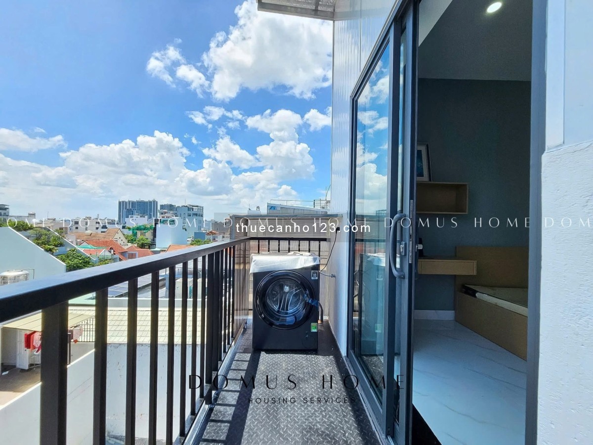 Cho thuê căn hộ dịch vụ – Studio ban công mới 100% – ở Nguyễn Thị Thập, Q7, gần Lotte, RMIT, Kênh Tẻ