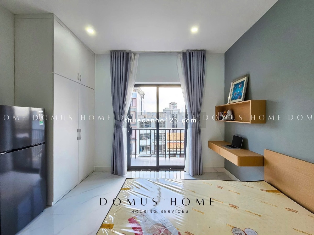 Cho thuê căn hộ dịch vụ – Studio ban công mới 100% – ở Nguyễn Thị Thập, Q7, gần Lotte, RMIT, Kênh Tẻ