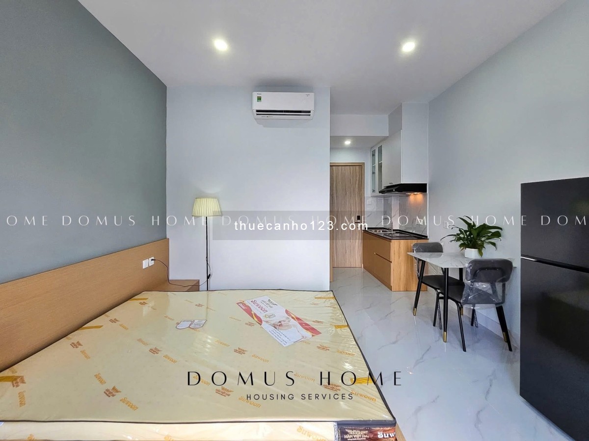 Cho thuê căn hộ dịch vụ – Studio ban công mới 100% – ở Nguyễn Thị Thập, Q7, gần Lotte, RMIT, Kênh Tẻ