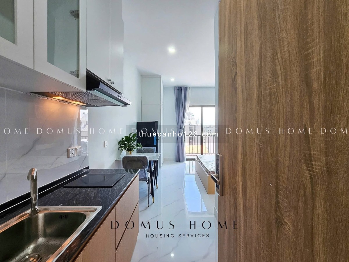 Cho thuê căn hộ dịch vụ – Studio ban công mới 100% – ở Nguyễn Thị Thập, Q7, gần Lotte, RMIT, Kênh Tẻ