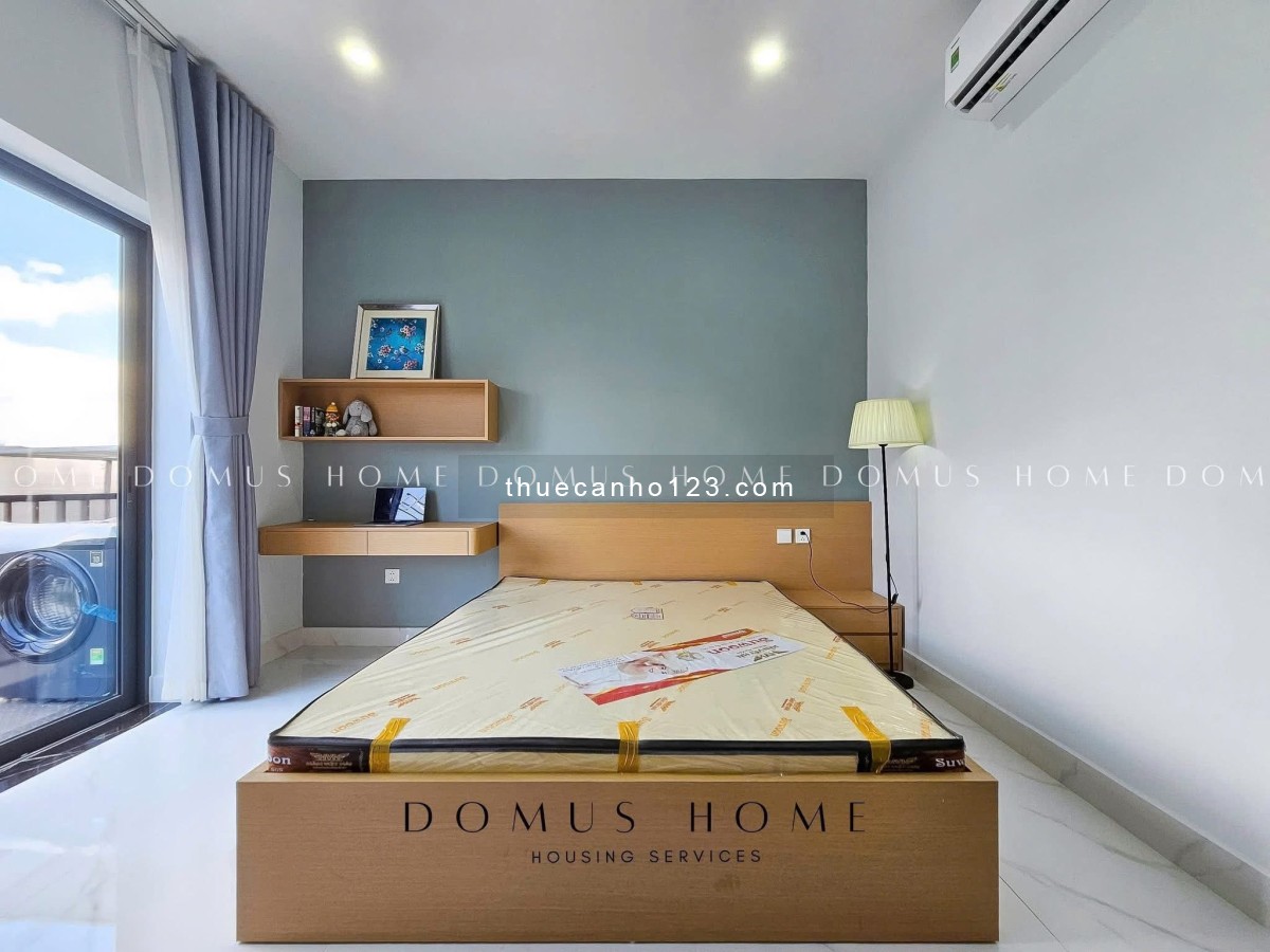 Cho thuê căn hộ dịch vụ – Studio ban công mới 100% – ở Nguyễn Thị Thập, Q7, gần Lotte, RMIT, Kênh Tẻ