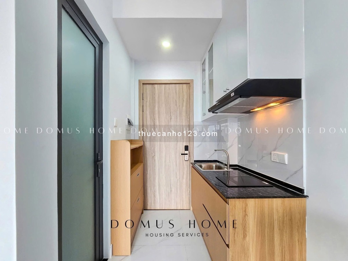 Cho thuê căn hộ dịch vụ – Studio ban công mới 100% – ở Nguyễn Thị Thập, Q7, gần Lotte, RMIT, Kênh Tẻ