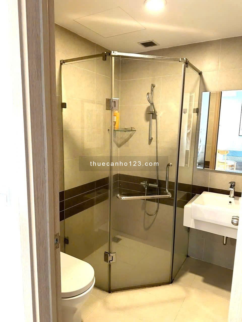 Chung cư Xigrandcourt, P.14, Quận 10: 95m2, NT cao cấp, 3p ngủ lớn, 22,5triệu