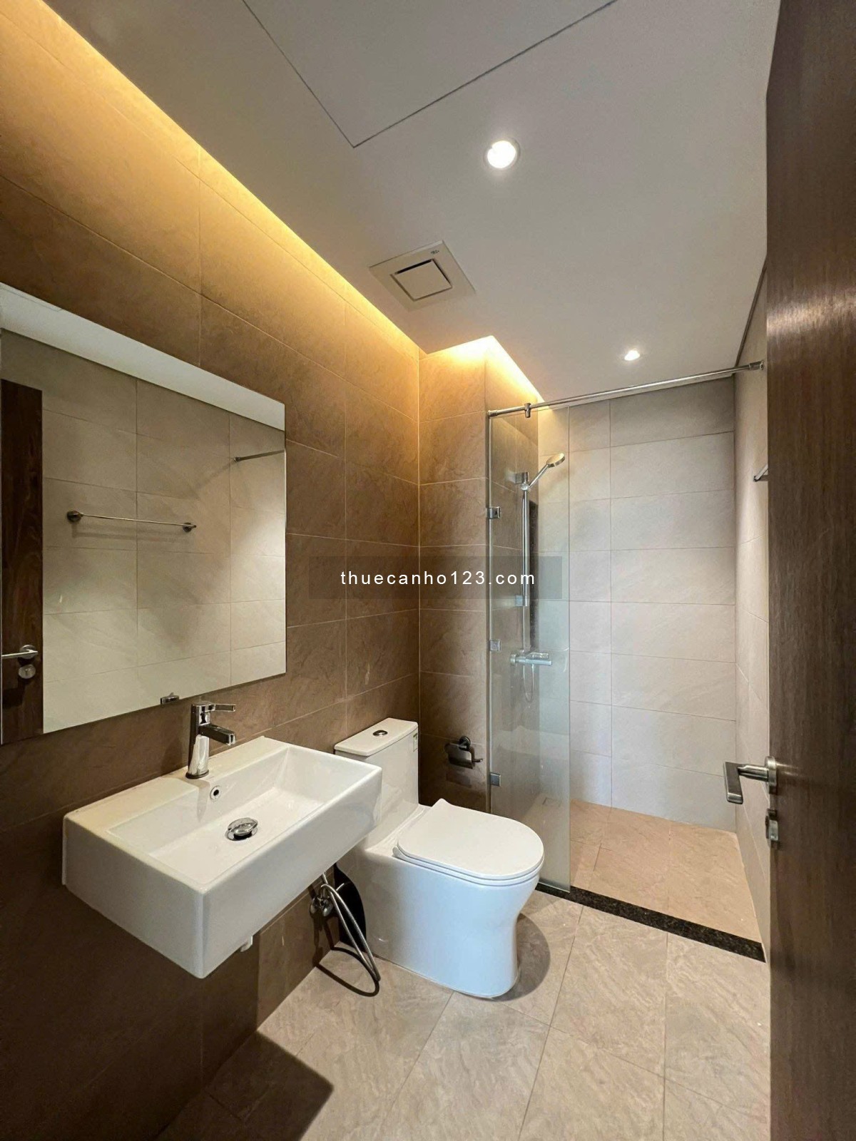 Chỉ 10tr5, Carillon 2, Trịnh Đình Thảo, TP, 115m2, Căn Góc, 2PN, Nhà mới.