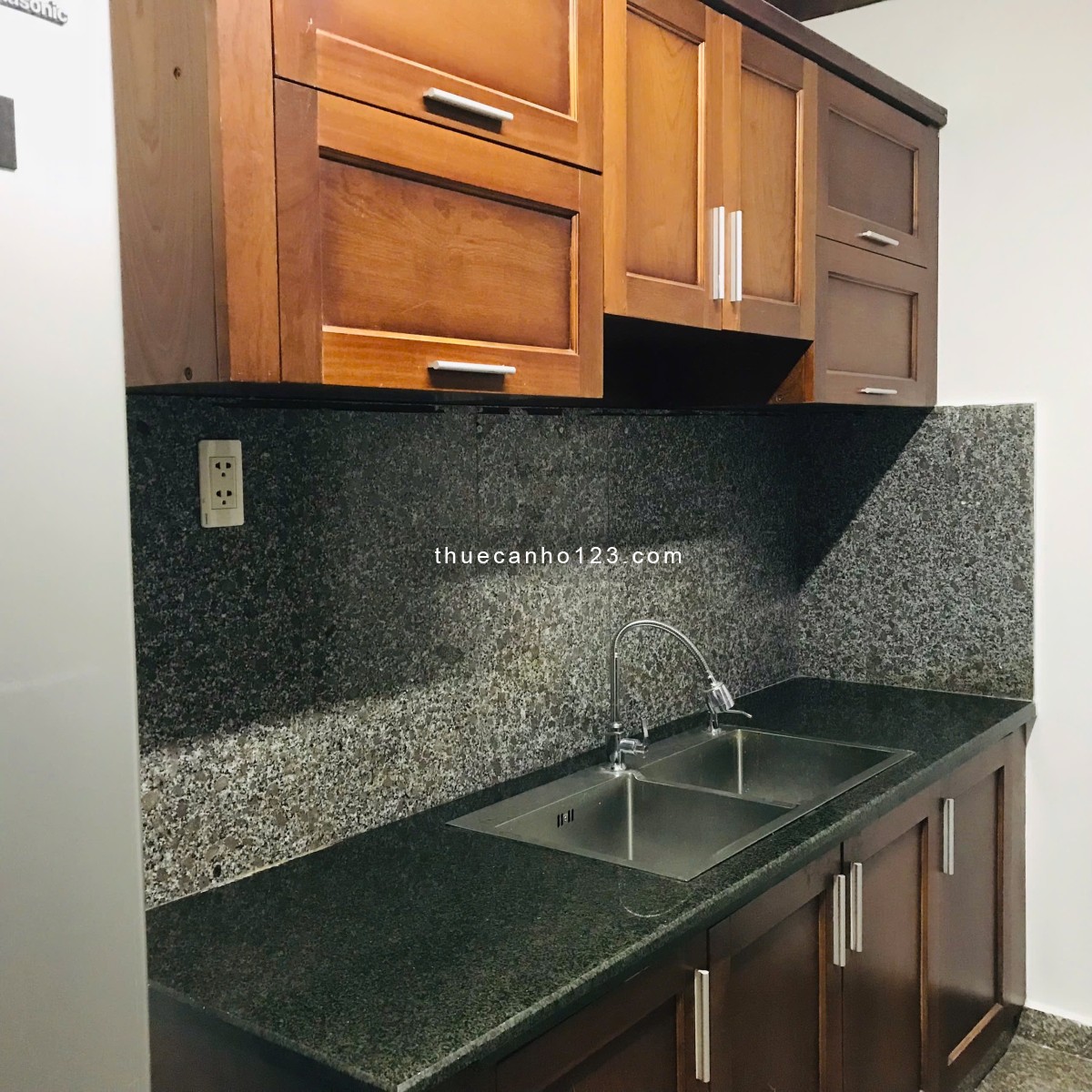 Cho thuê căn hộ 3PN lầu cao 128m2 Quận 7 Hoàng Anh Thanh Bình view q1