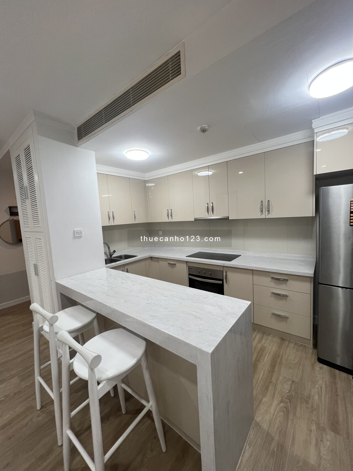 Cho thuê căn hộ cao cấp Saigon Pavillon Quận 3 95m2,3PN,2WC,giá 32tr/th,Nội thất đầy đủ, dọn ở liền.