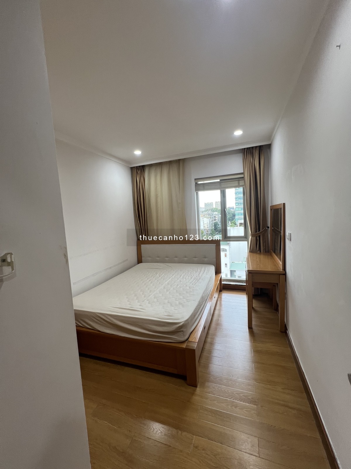 Cho thuê căn hộ cao cấp Saigon Pavillon Quận 3 95m2,3PN,2WC,giá 32tr/th,Nội thất đầy đủ, dọn ở liền.