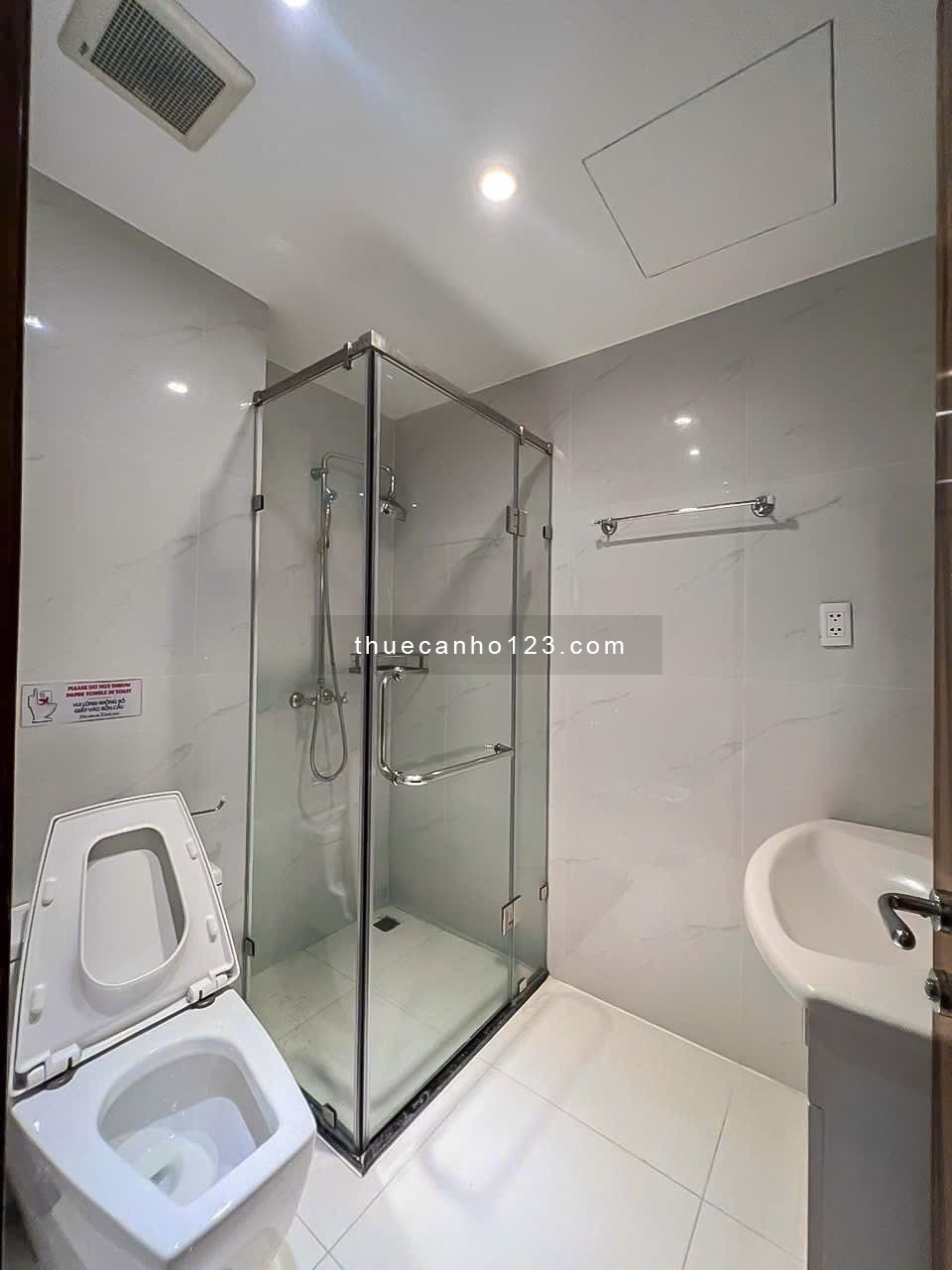 Cho thuê căn hộ cao cấp Léman Luxury Quận 3 75m2, 2pn, 2wc, Nội thất cao cấp, dọn ở liền