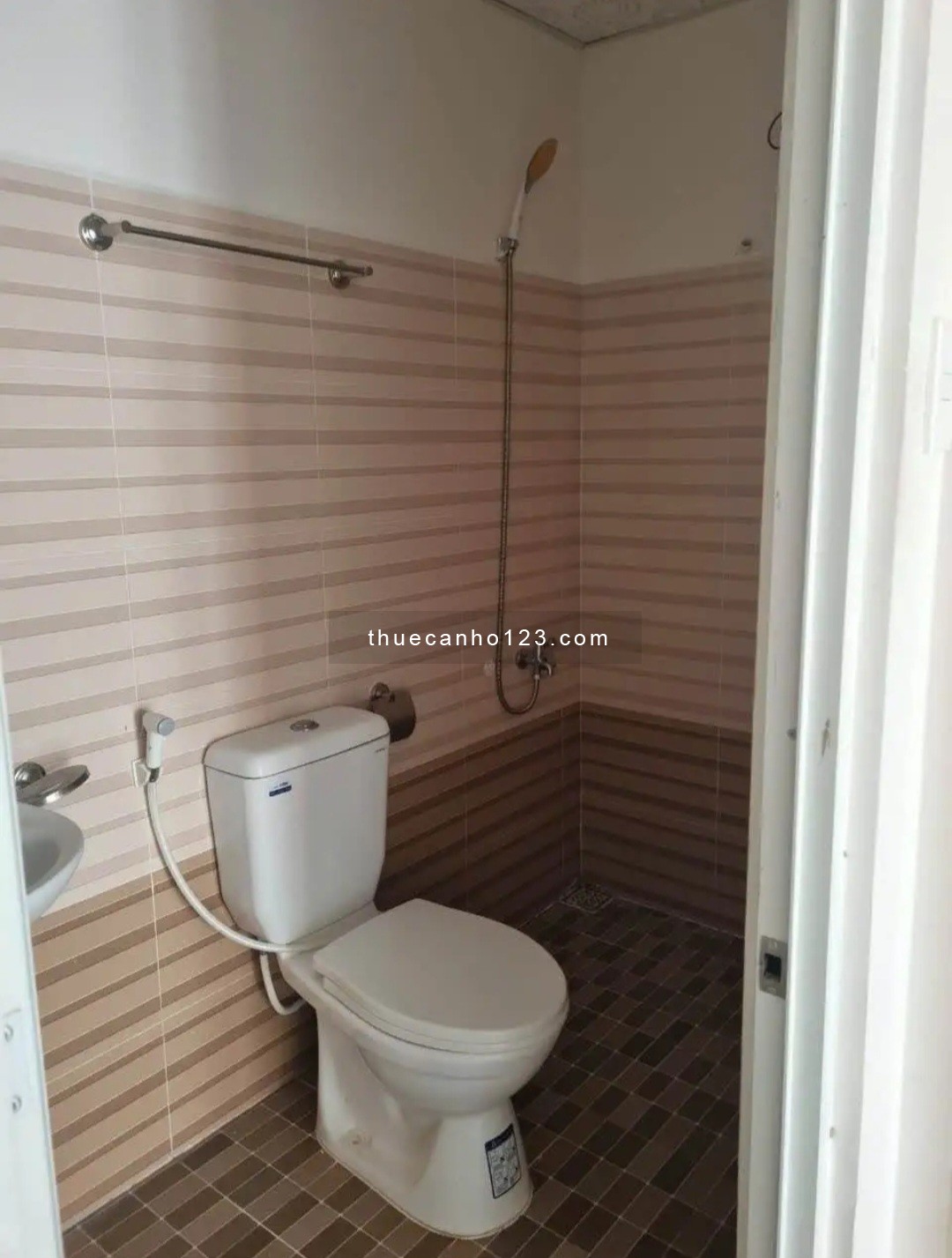 Cho thuê chung cư Hoàng Quân 2pn 2wc 55m2 5tr (thuê nhanh gọn fix mạnh)