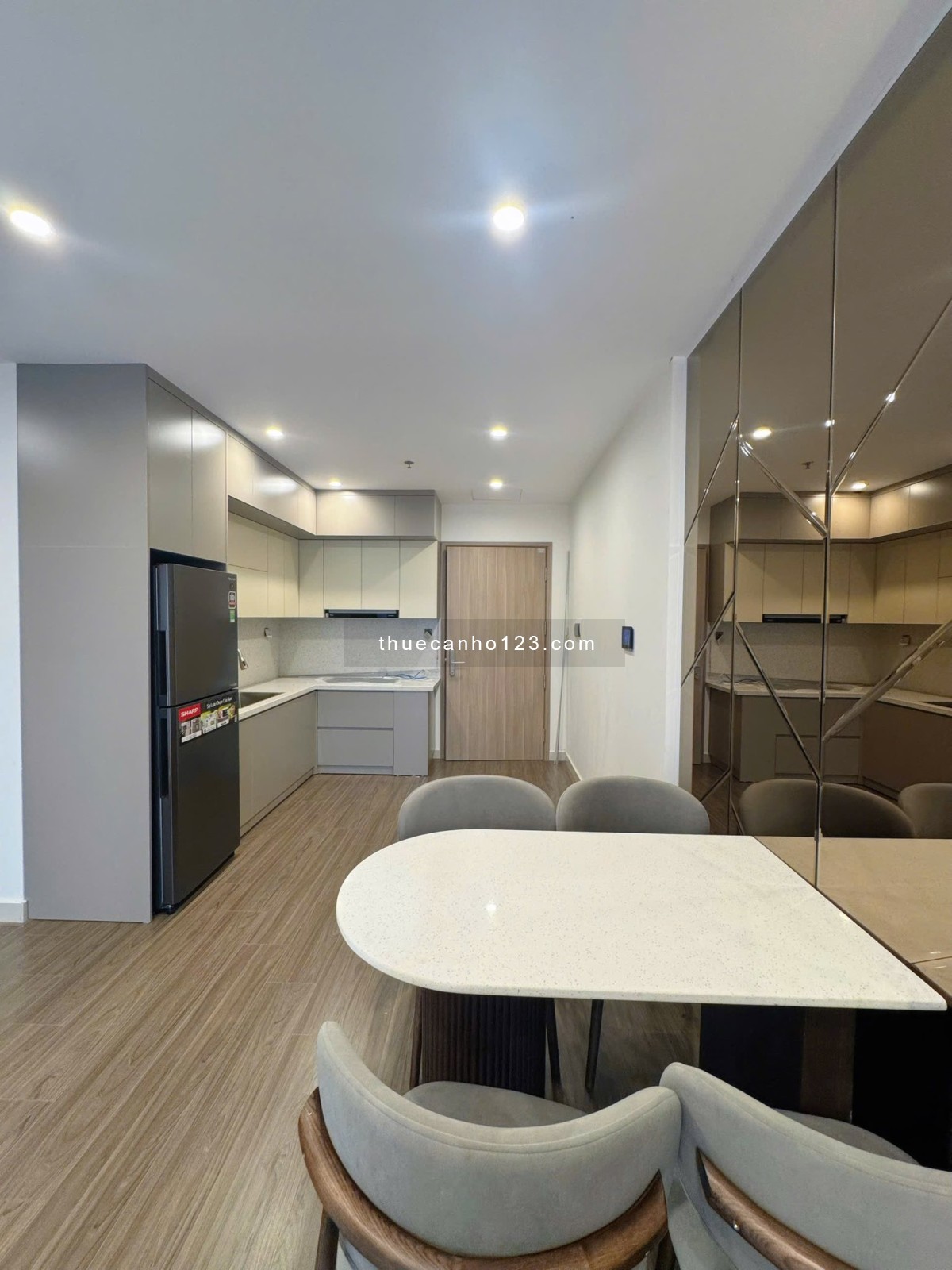 Cho thuê căn hộ 2 phòng ngủ - 2 vệ sinh - full nội thất tại TC1, Vinhomes Smart City