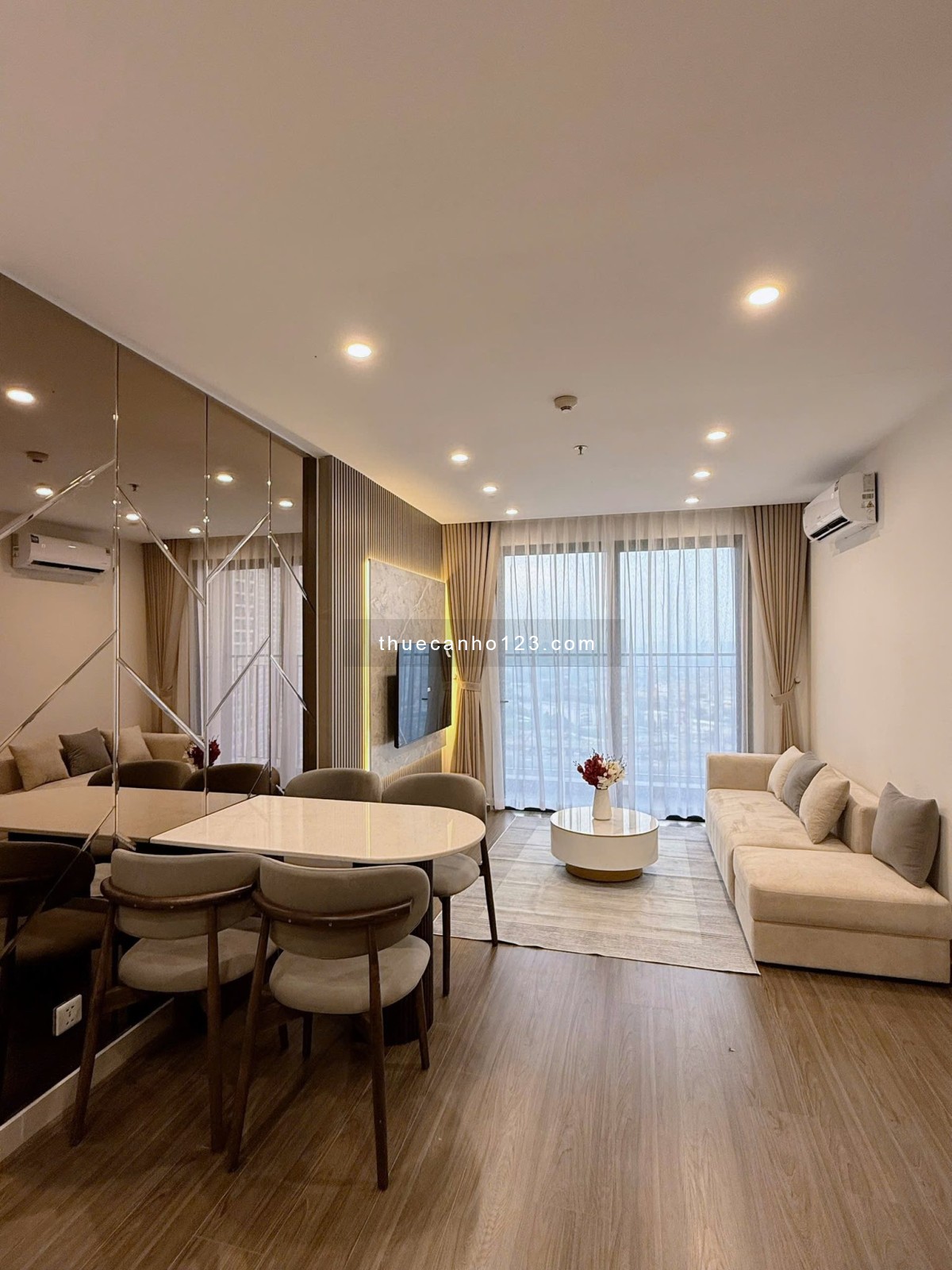 Cho thuê căn hộ 2 phòng ngủ - 2 vệ sinh - full nội thất tại TC1, Vinhomes Smart City