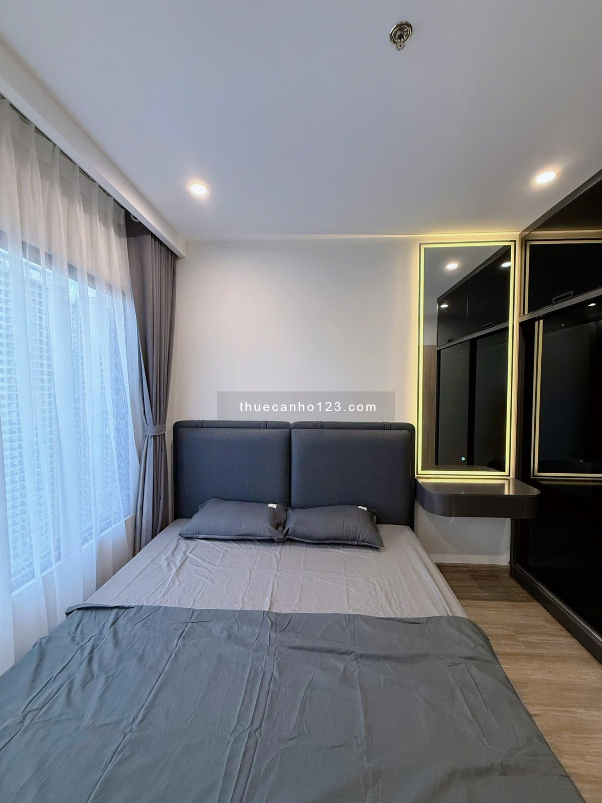 Cho thuê căn hộ 2 phòng ngủ - 2 vệ sinh - full nội thất tại TC1, Vinhomes Smart City