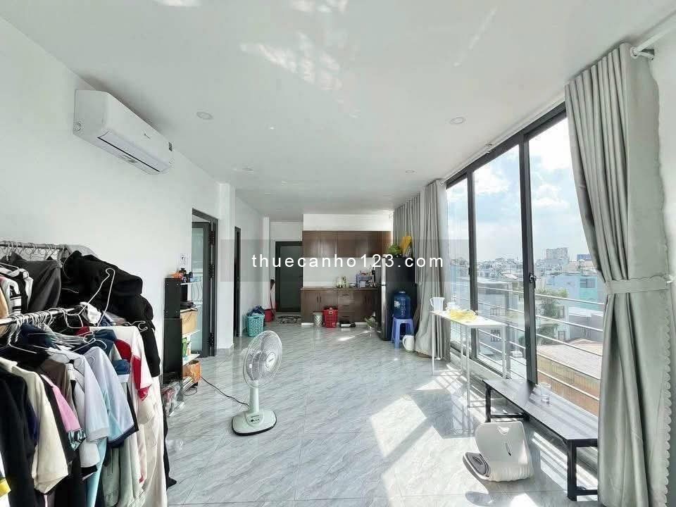 Cho Thuê Căn Hộ 2 Phòng Ngủ Full Nội Thất – View Kính – Máy Giặt Riêng – Gần CV Hoàng Văn Thụ