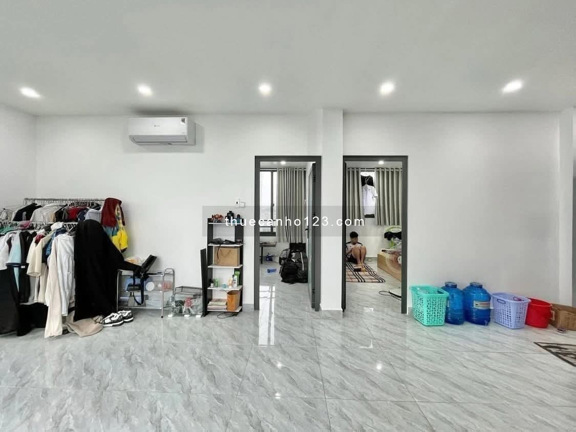 Cho Thuê Căn Hộ 2 Phòng Ngủ Full Nội Thất – View Kính – Máy Giặt Riêng – Gần CV Hoàng Văn Thụ