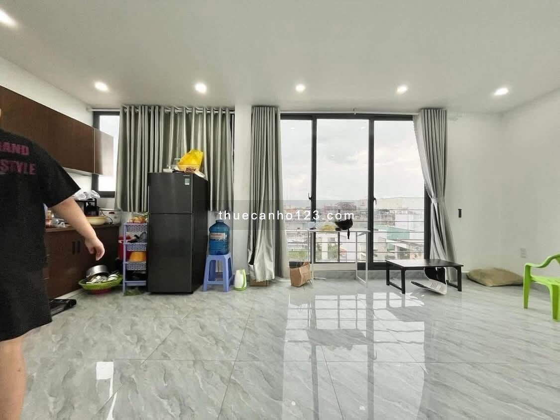 Cho Thuê Căn Hộ 2 Phòng Ngủ Full Nội Thất – View Kính – Máy Giặt Riêng – Gần CV Hoàng Văn Thụ