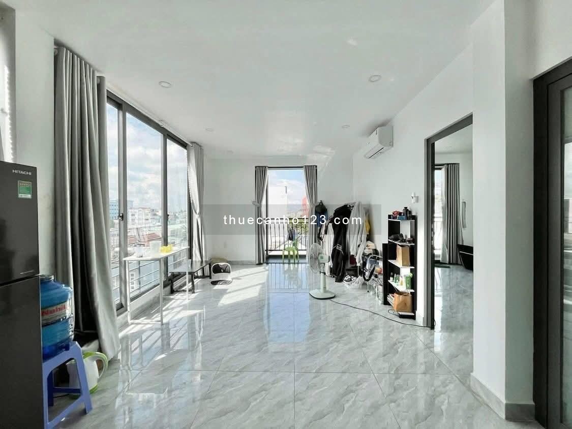 Cho Thuê Căn Hộ 2 Phòng Ngủ Full Nội Thất – View Kính – Máy Giặt Riêng – Gần CV Hoàng Văn Thụ