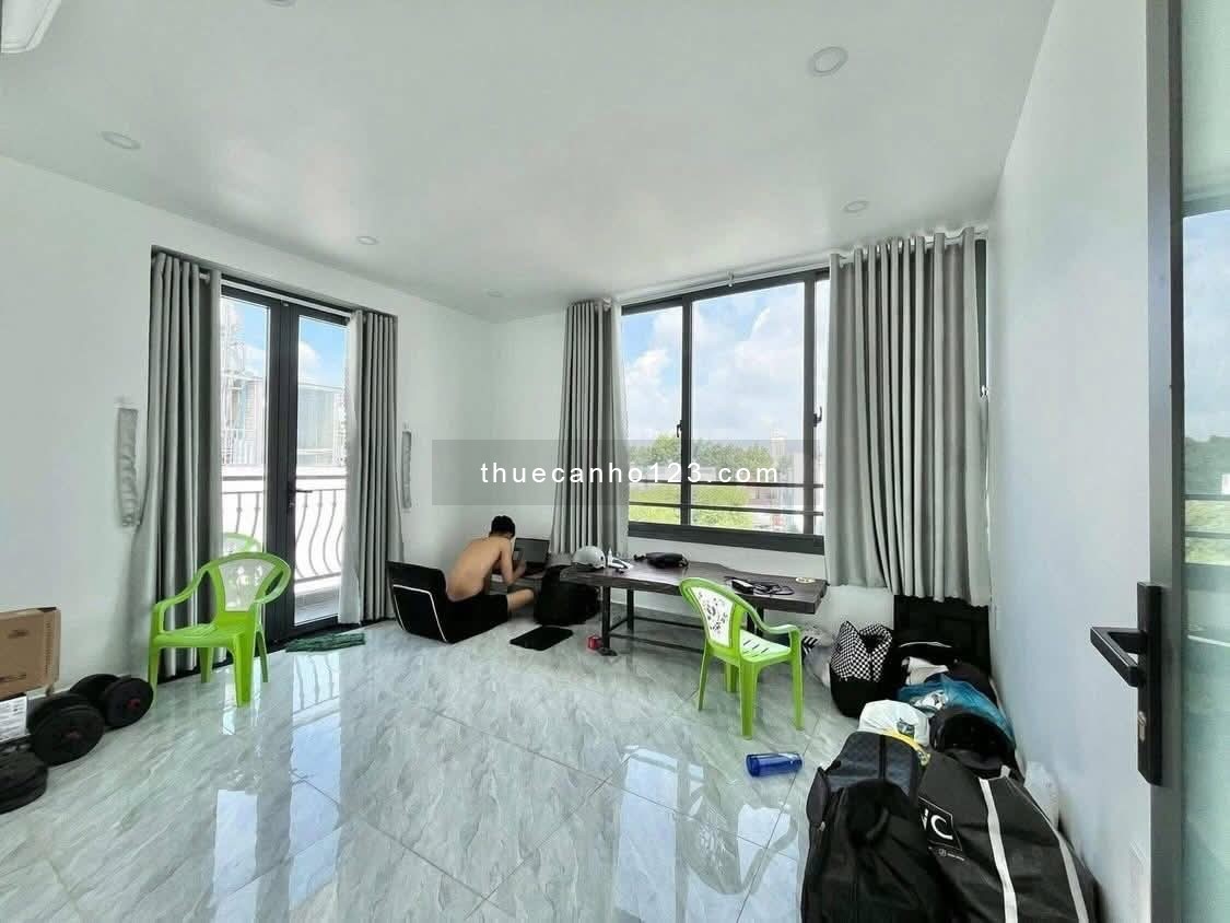 Cho Thuê Căn Hộ 2 Phòng Ngủ Full Nội Thất – View Kính – Máy Giặt Riêng – Gần CV Hoàng Văn Thụ