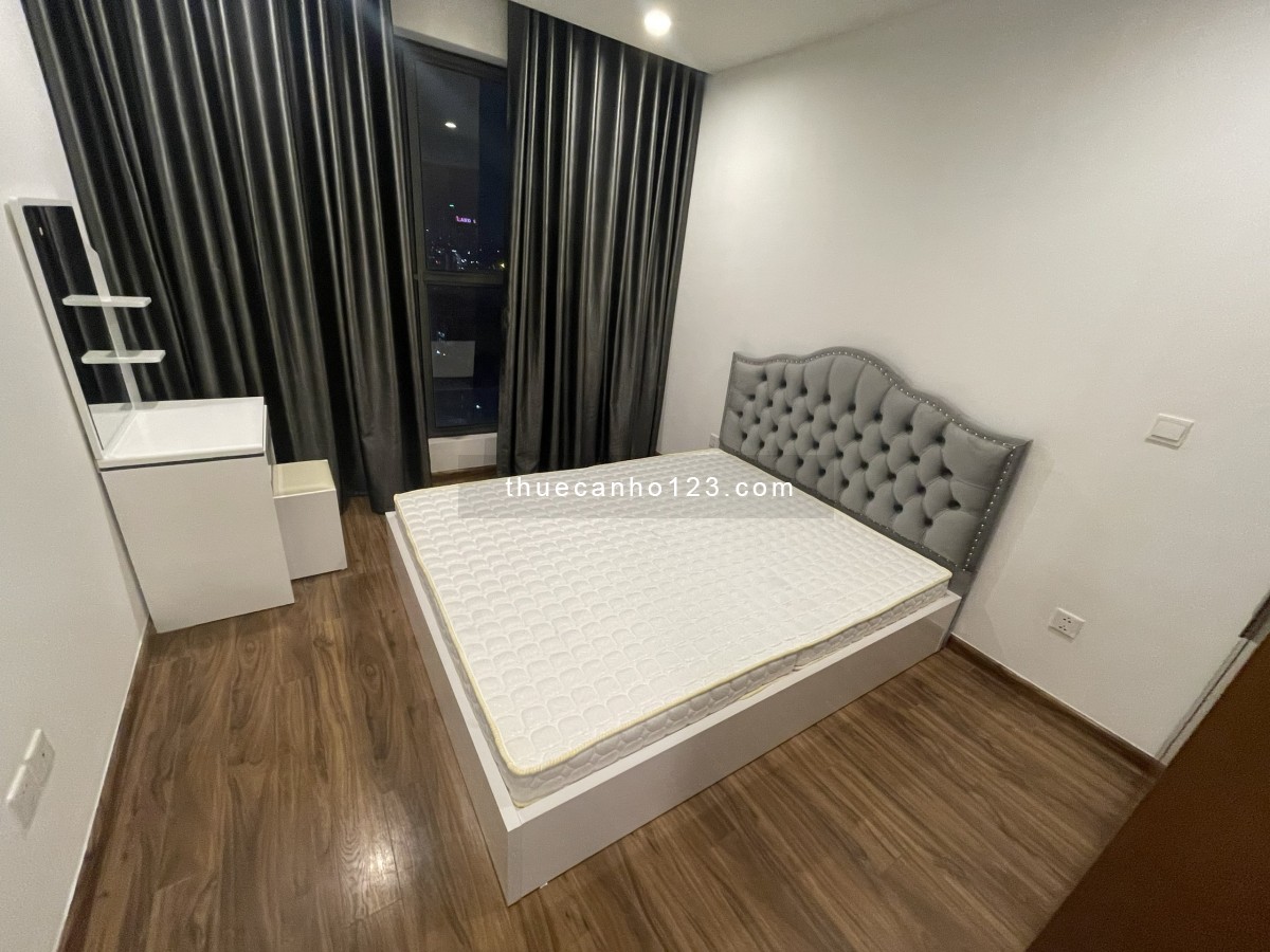 Cho thuê CH Golden Land 275 Nguyễn Trãi 130m, 3 ngủ, full, có slot oto 20 triệu. Lh 0918682528