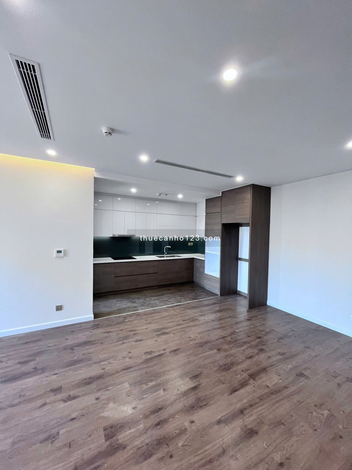 Cho thuê căn hộ 3PN Hoàng Thành Pearl – 115m² – đồ cơ bản