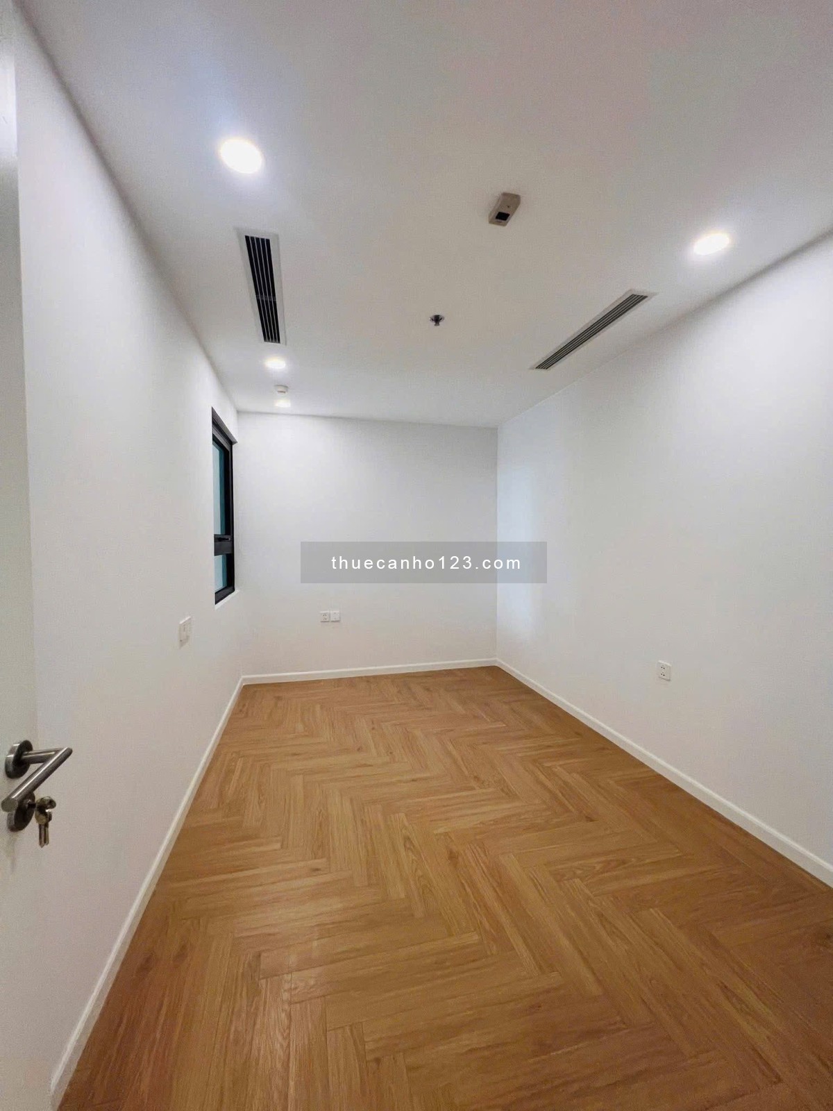 Chỉ 16 triệu/tháng – căn 2 ngủ 2 vệ sinh hiếm có giá rẻ tại The Ninety Complex – 90 Đường Láng