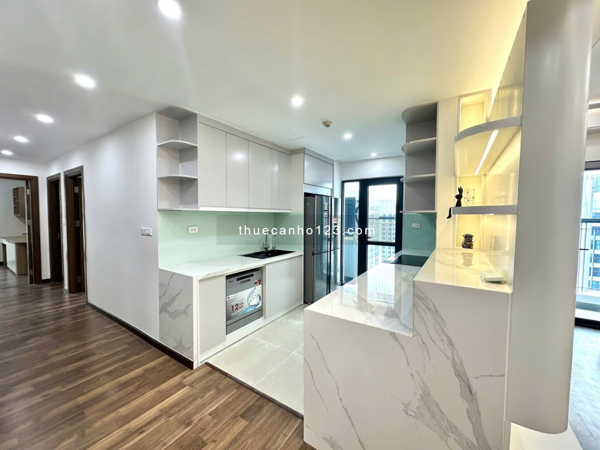 Cho thuê nhanh căn hộ 3 phòng ngủ ở dự án GoldMark City tầng đẹp view thoáng.