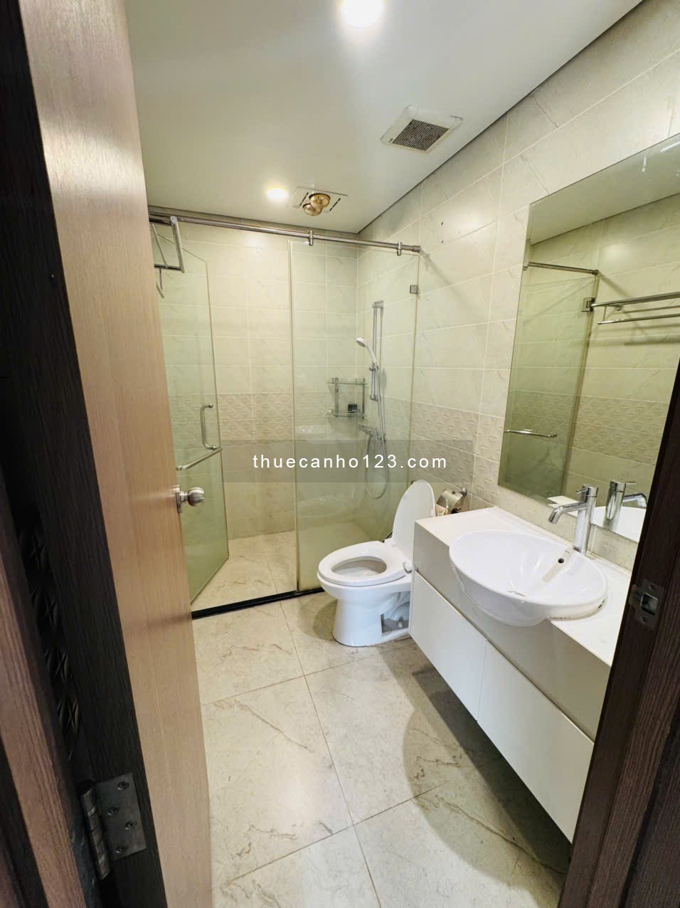 Cho thuê căn hộ 3PN full nội thất tại Vinhomes Gardenia – tòa A1, tầng cao