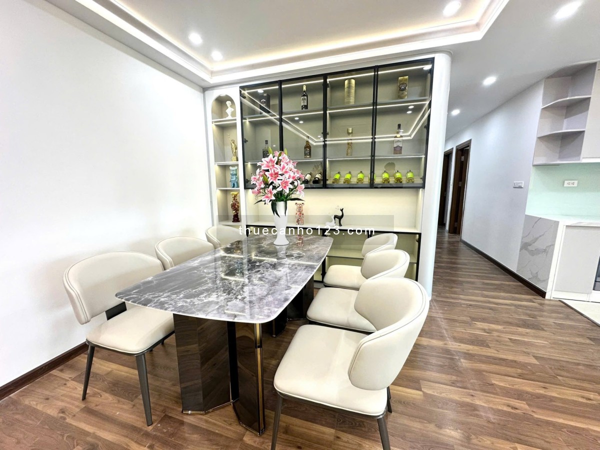 Cho thuê nhanh căn hộ 3 phòng ngủ ở dự án GoldMark City tầng đẹp view thoáng.