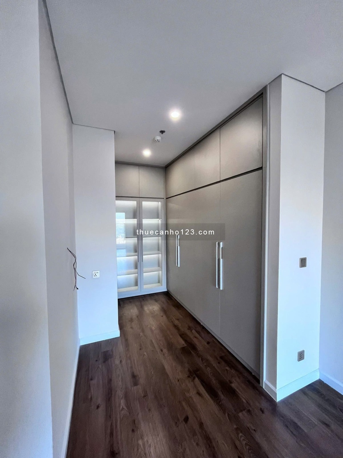 Cho thuê căn hộ 3PN Hoàng Thành Pearl – 115m² – đồ cơ bản