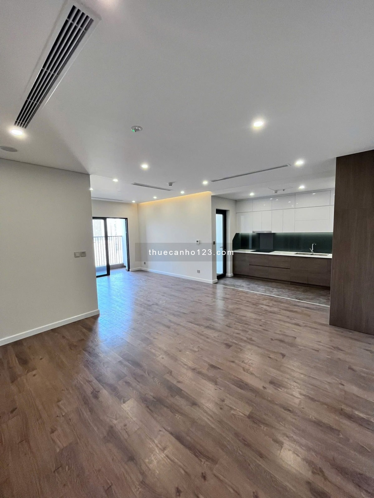 Cho thuê căn hộ 3PN Hoàng Thành Pearl – 115m² – đồ cơ bản