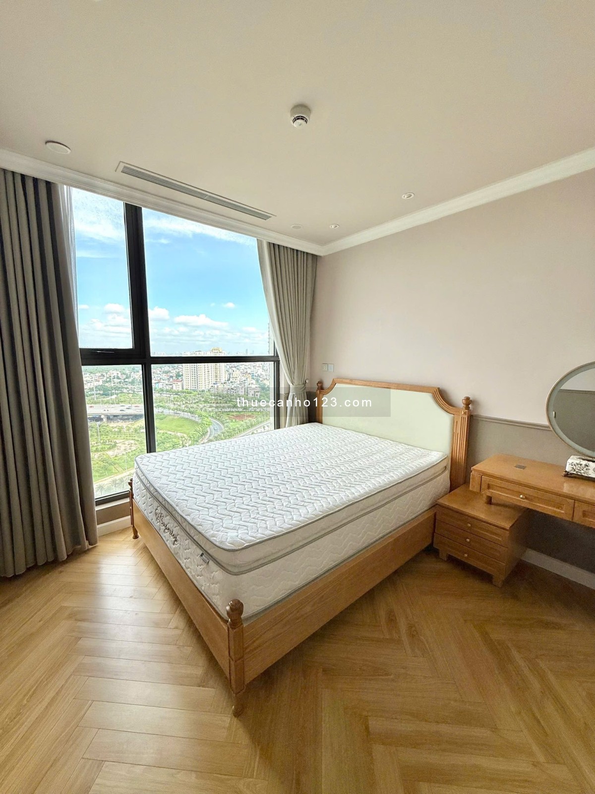 Cho thuê căn hộ 2PN Sunshine Riverside – Tây Hồ – full nội thất