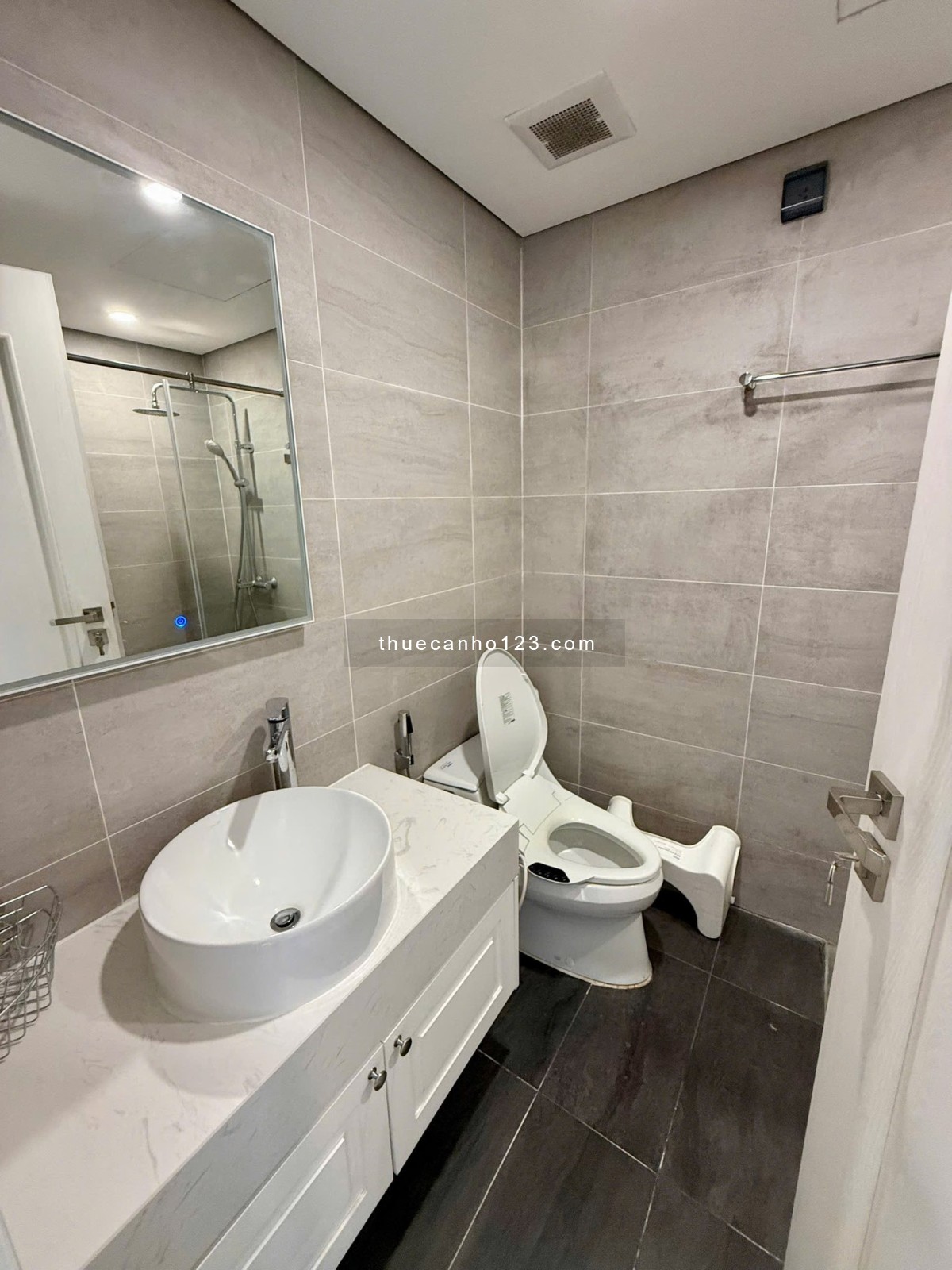 Cho thuê căn hộ 2PN Sunshine Riverside – Tây Hồ – full nội thất