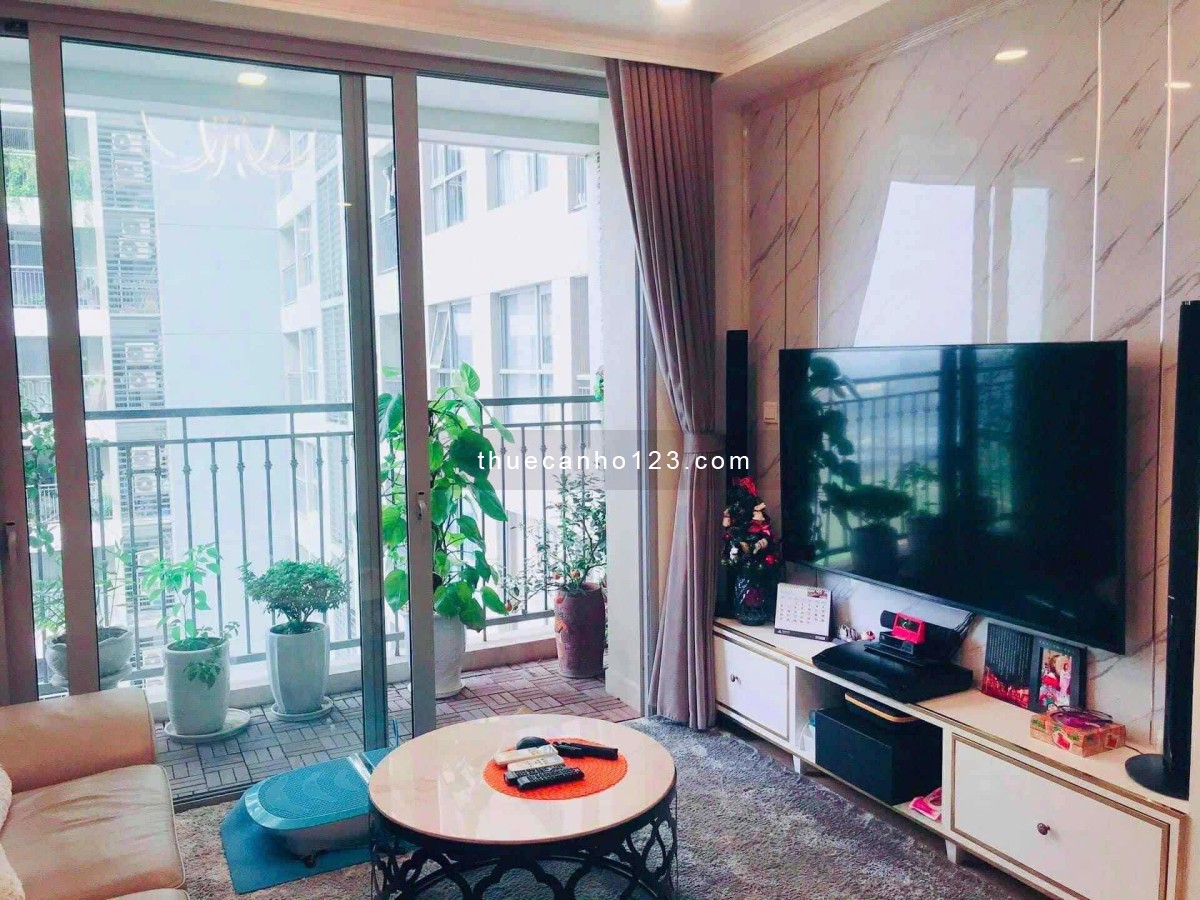 Rẻ nhất Goldmark City - Cho thuê căn 2PN 86m ban công phòng khách