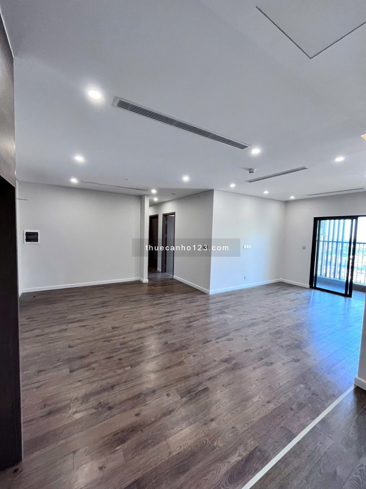 Cho thuê căn hộ 3PN Hoàng Thành Pearl – 115m² – đồ cơ bản