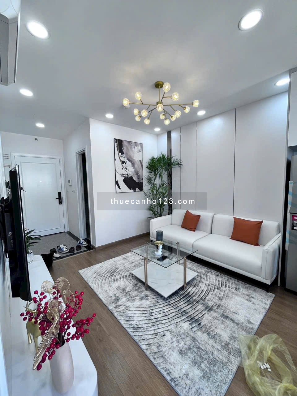 Cần cho thuê căn hộ 2PN 2WC full nội thất tại Iris Garden