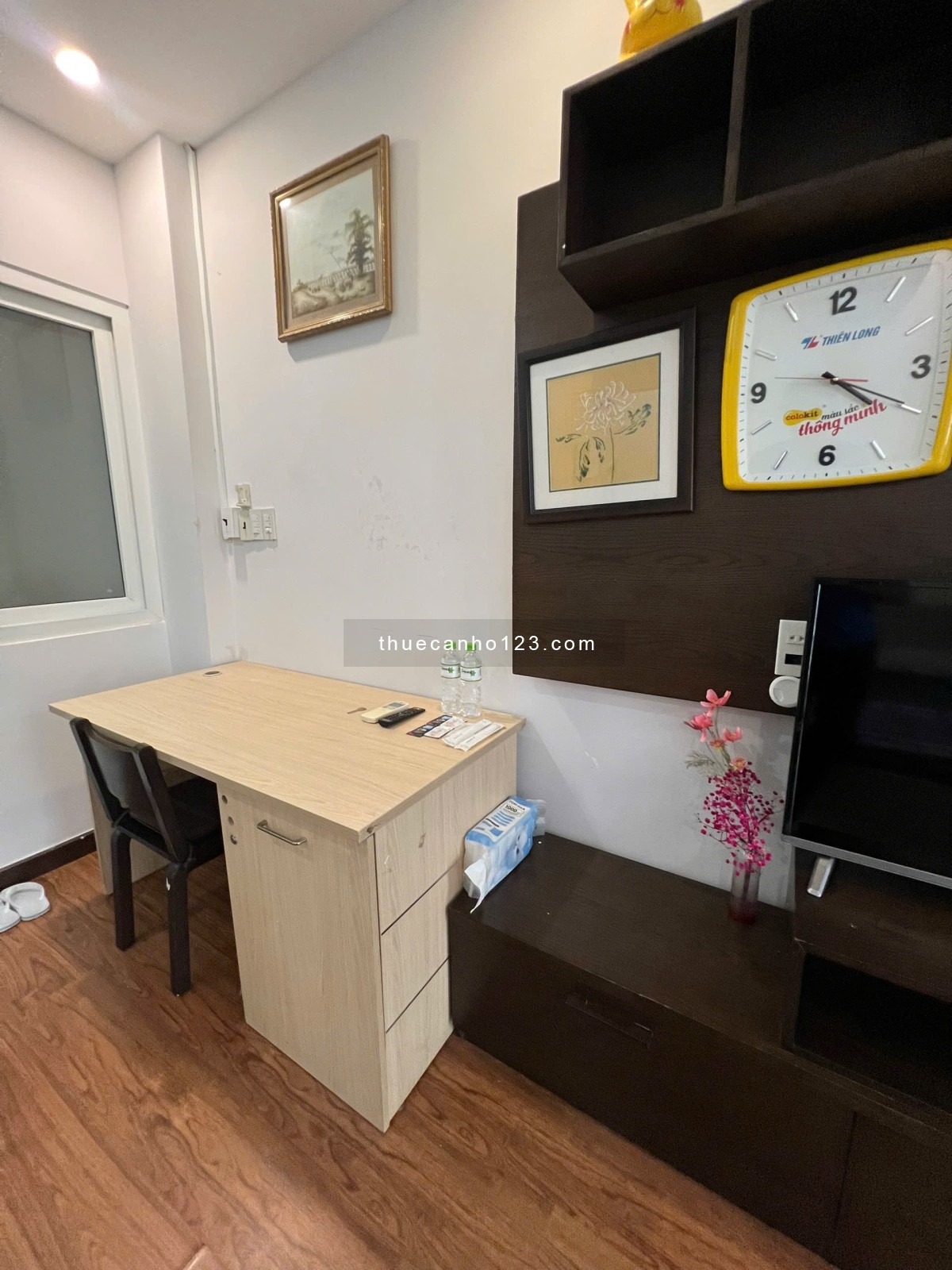 Căn hộ studio rộng 40m2 full nội thất ban công gần sân bay tân sơn nhất ga t3 lăng cha cả
