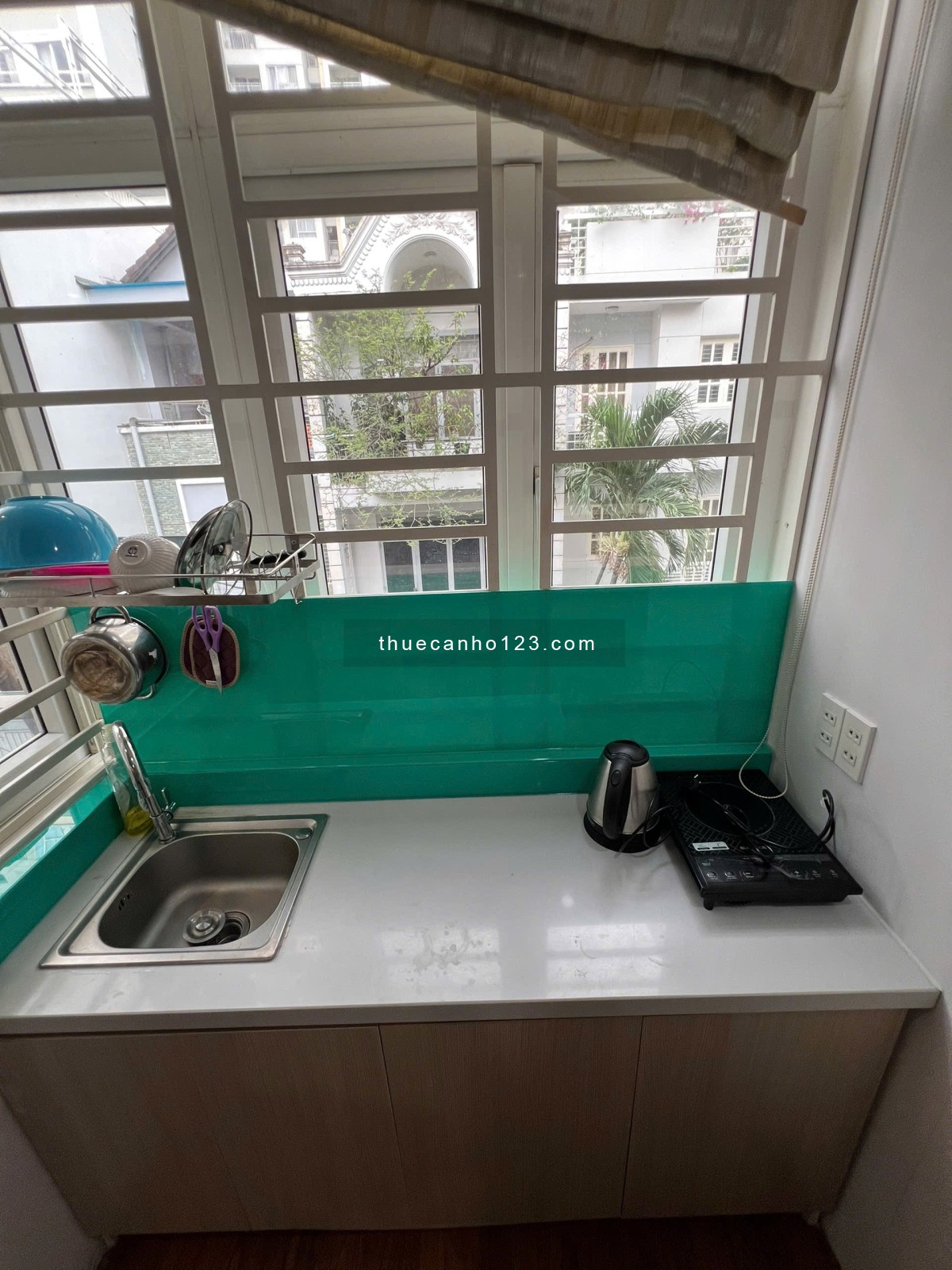 Căn hộ studio rộng 40m2 full nội thất ban công gần sân bay tân sơn nhất ga t3 lăng cha cả