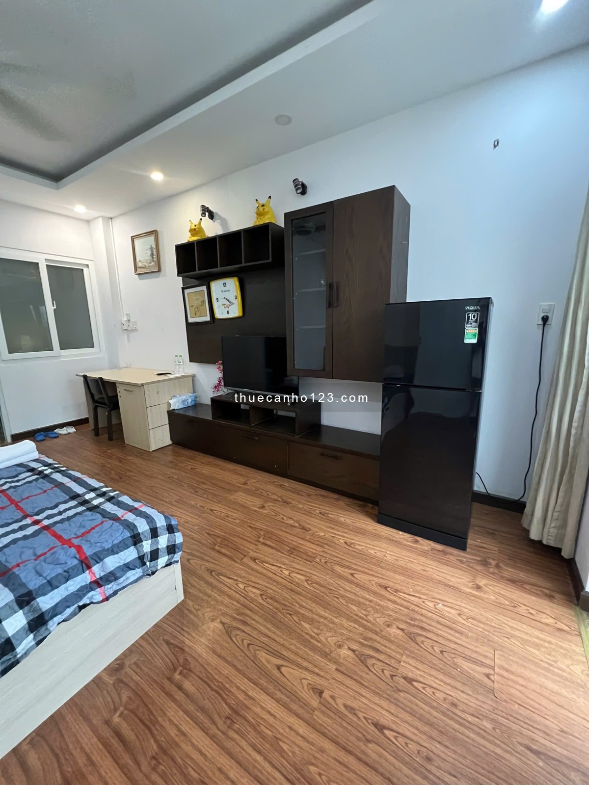 Căn hộ studio rộng 40m2 full nội thất ban công gần sân bay tân sơn nhất ga t3 lăng cha cả