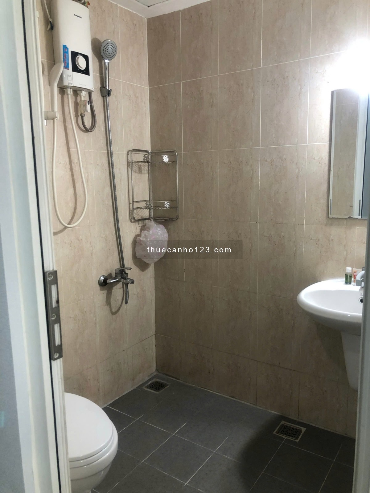 Cho thuê Căn hộ 50m2, 1 PN, Moscow Tower Tân Thới Nhất, Quận 12, Tp.HCM.