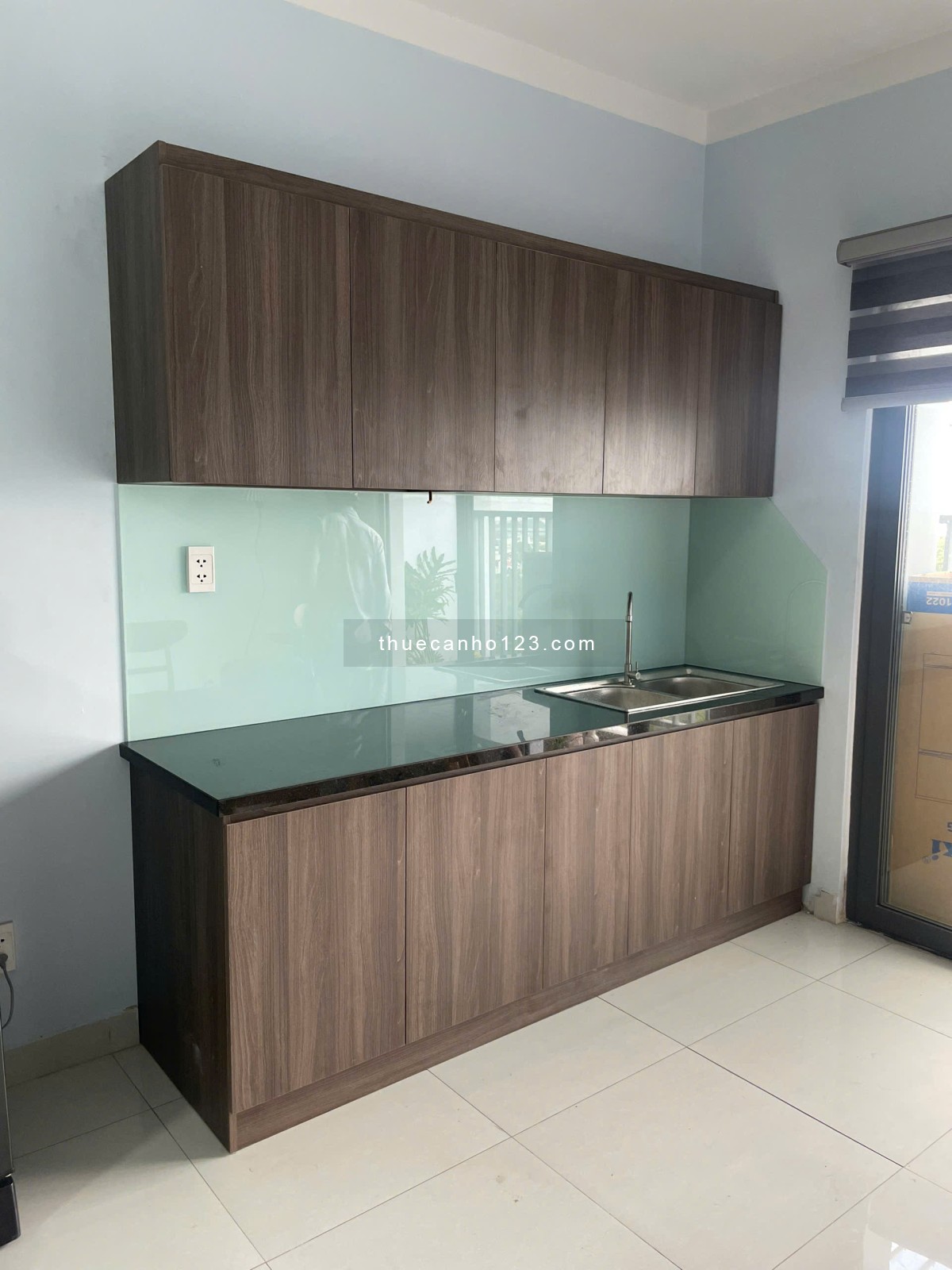 Cho thuê căn hộ 2PN gần ngã tư 550 Bình Dương