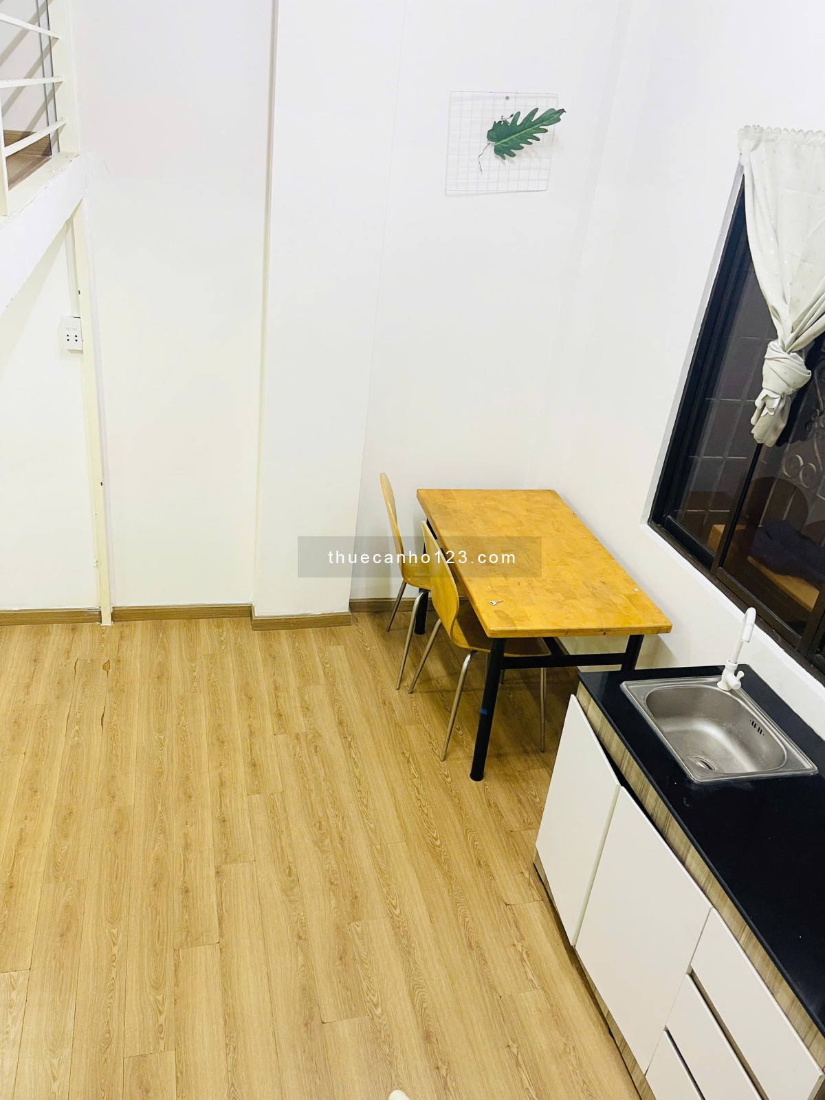 CHDV 30m2 gác cao cửa sổ lớn đường Giải Phóng Tân Bình chỉ 5,5 triệu