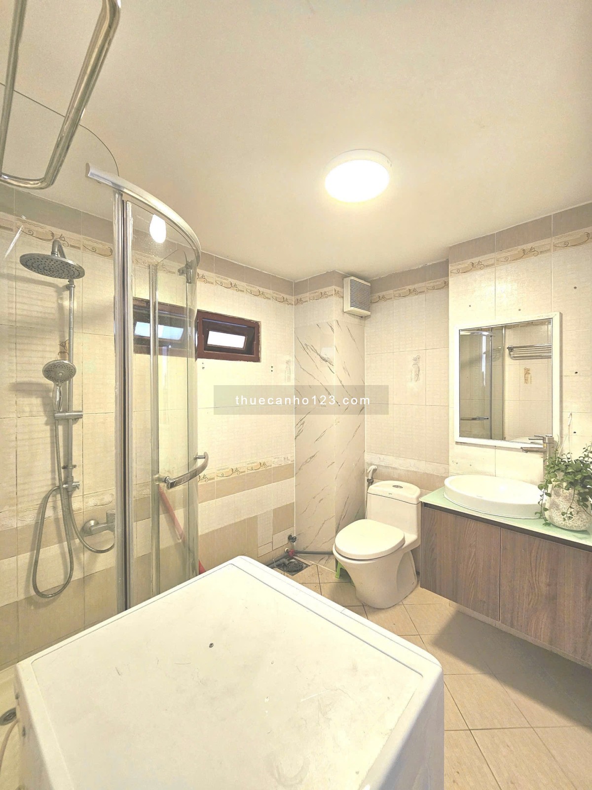 Thuê Ngay Căn Hộ Ban công, Máy Giặt Riêng rộng 38m2 ngay Nơ Trang Long gần Bà Chiểu giáp Q1