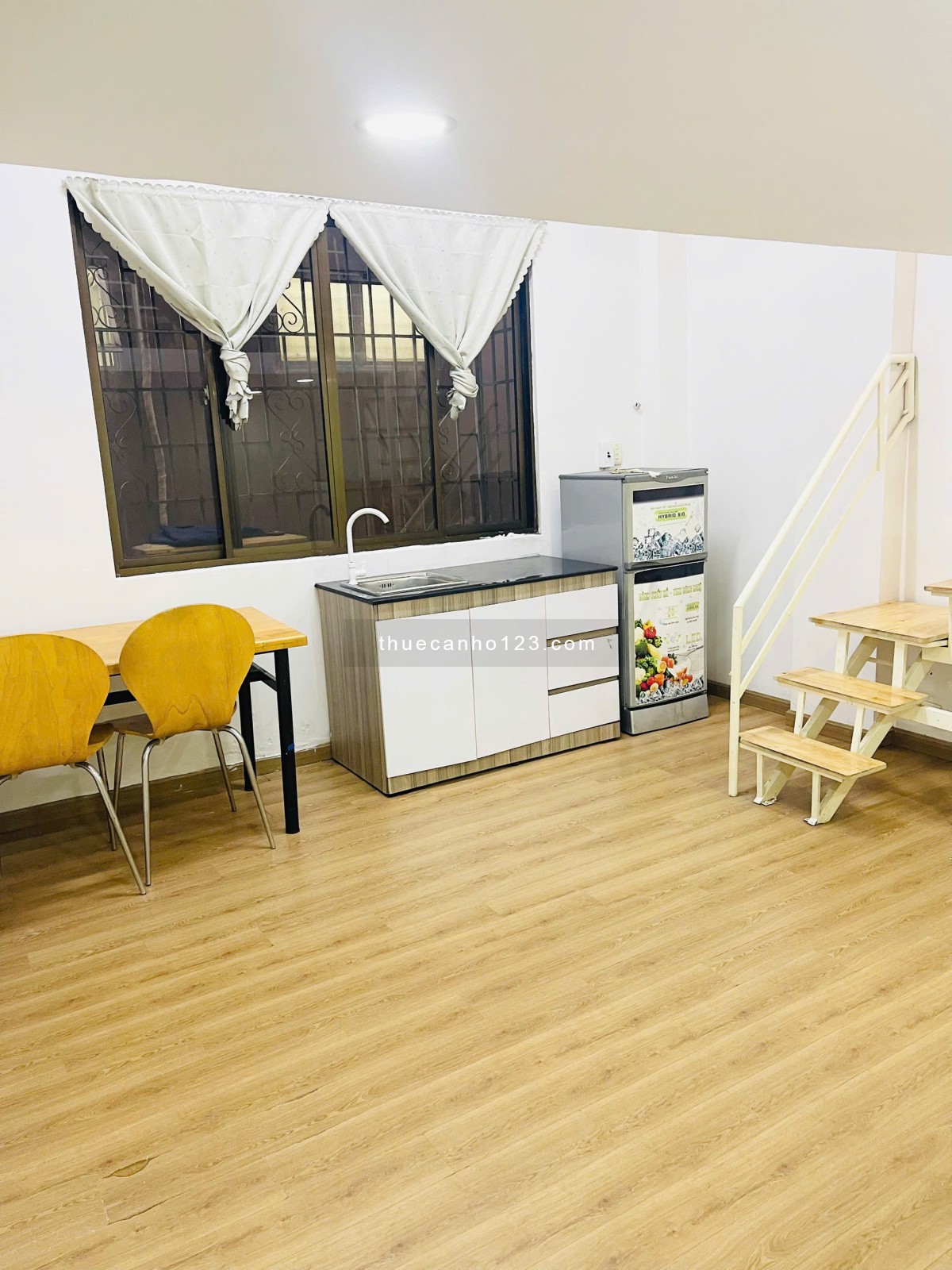 CHDV 30m2 gác cao cửa sổ lớn đường Giải Phóng Tân Bình chỉ 5,5 triệu