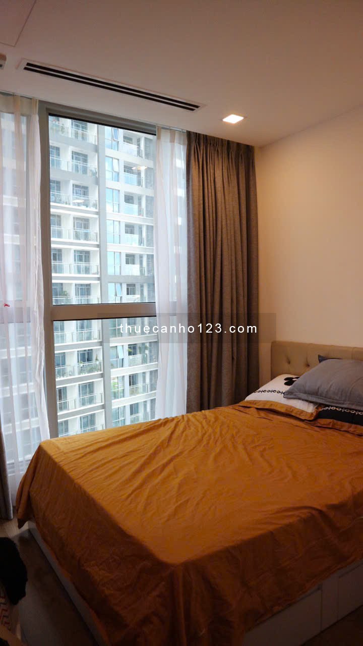 Cho thuê căn CC tòa Park 1, 2PN và 2VS, Tầng thấp, Diện tích đẹp 80.3m2, Vinhomes Central Park.