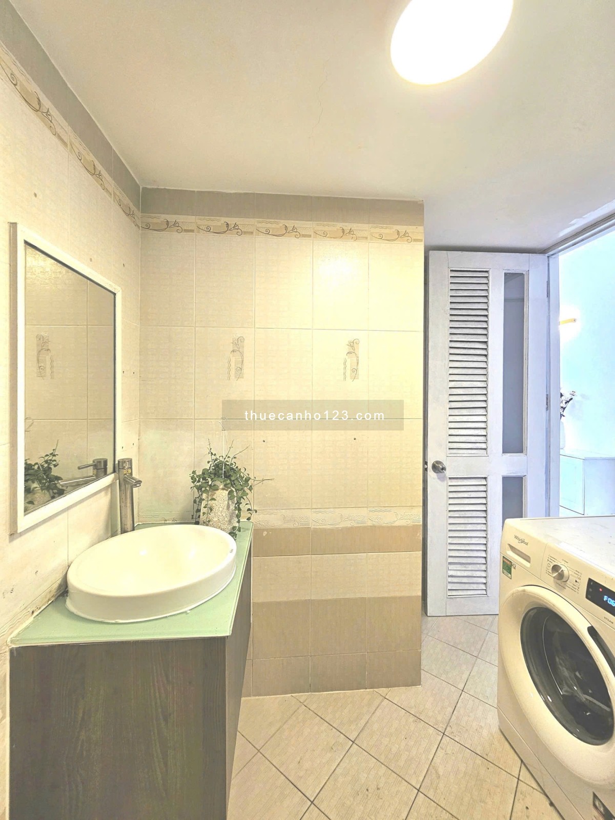 Thuê Ngay Căn Hộ Ban công, Máy Giặt Riêng rộng 38m2 ngay Nơ Trang Long gần Bà Chiểu giáp Q1