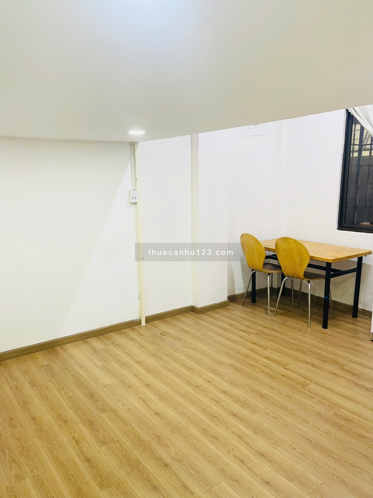 CHDV 30m2 gác cao cửa sổ lớn đường Giải Phóng Tân Bình chỉ 5,5 triệu