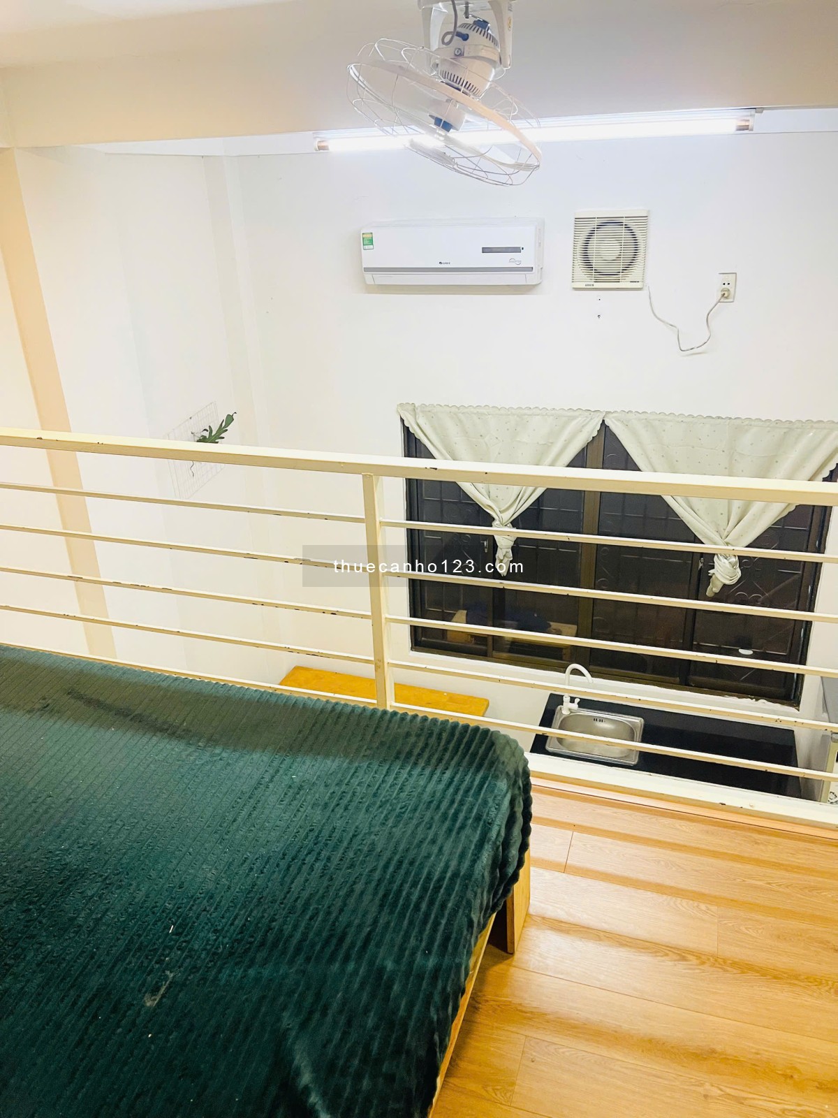 CHDV 30m2 gác cao cửa sổ lớn đường Giải Phóng Tân Bình chỉ 5,5 triệu